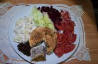 asummertimetreatcoldhomemadeporkpiehomemadepotatoesaladlettuceandtomatoes_small.jpg